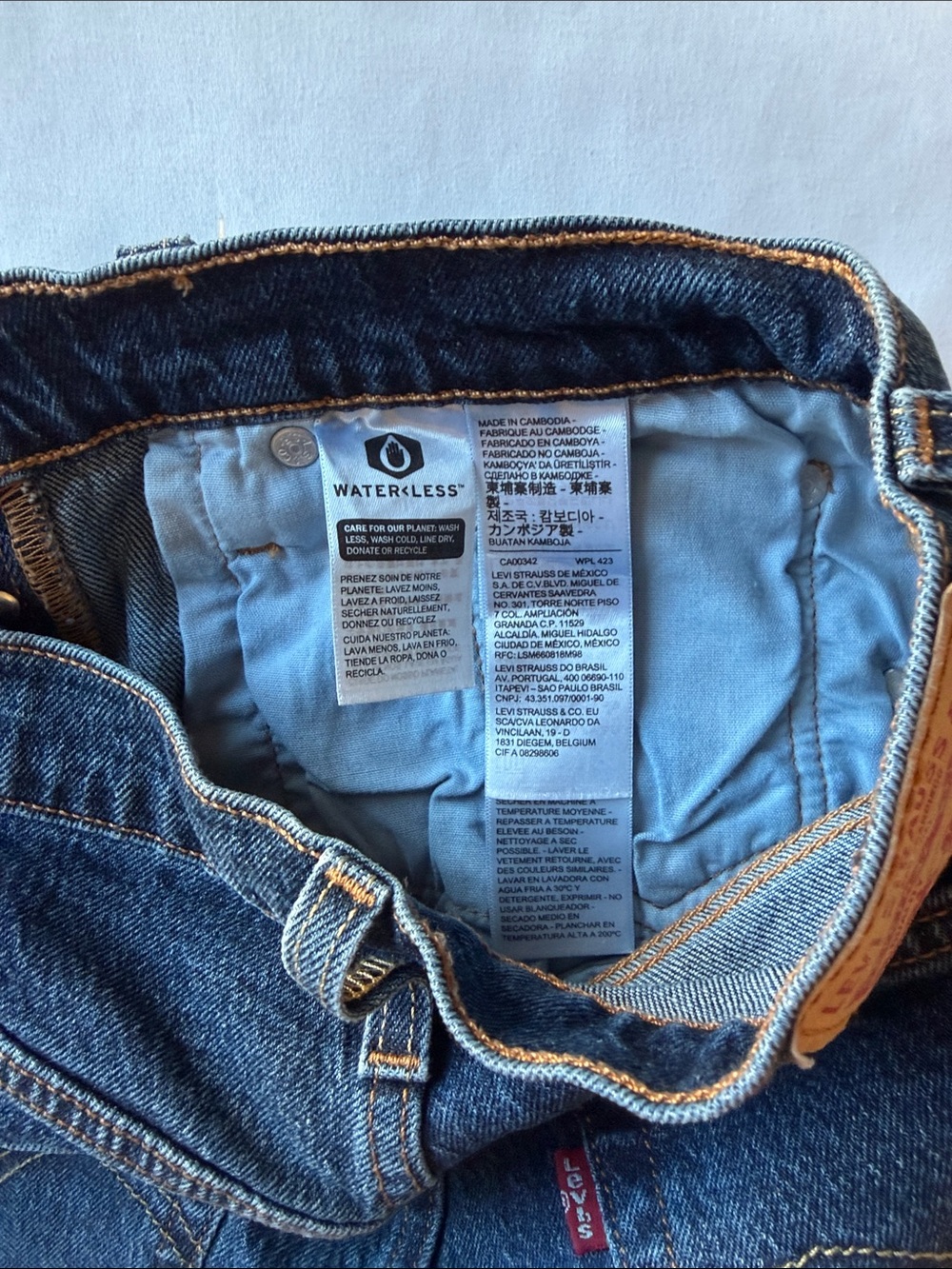 Levi's Dark Blue Frayed Denim 501 shorts - Picture 4 of 4